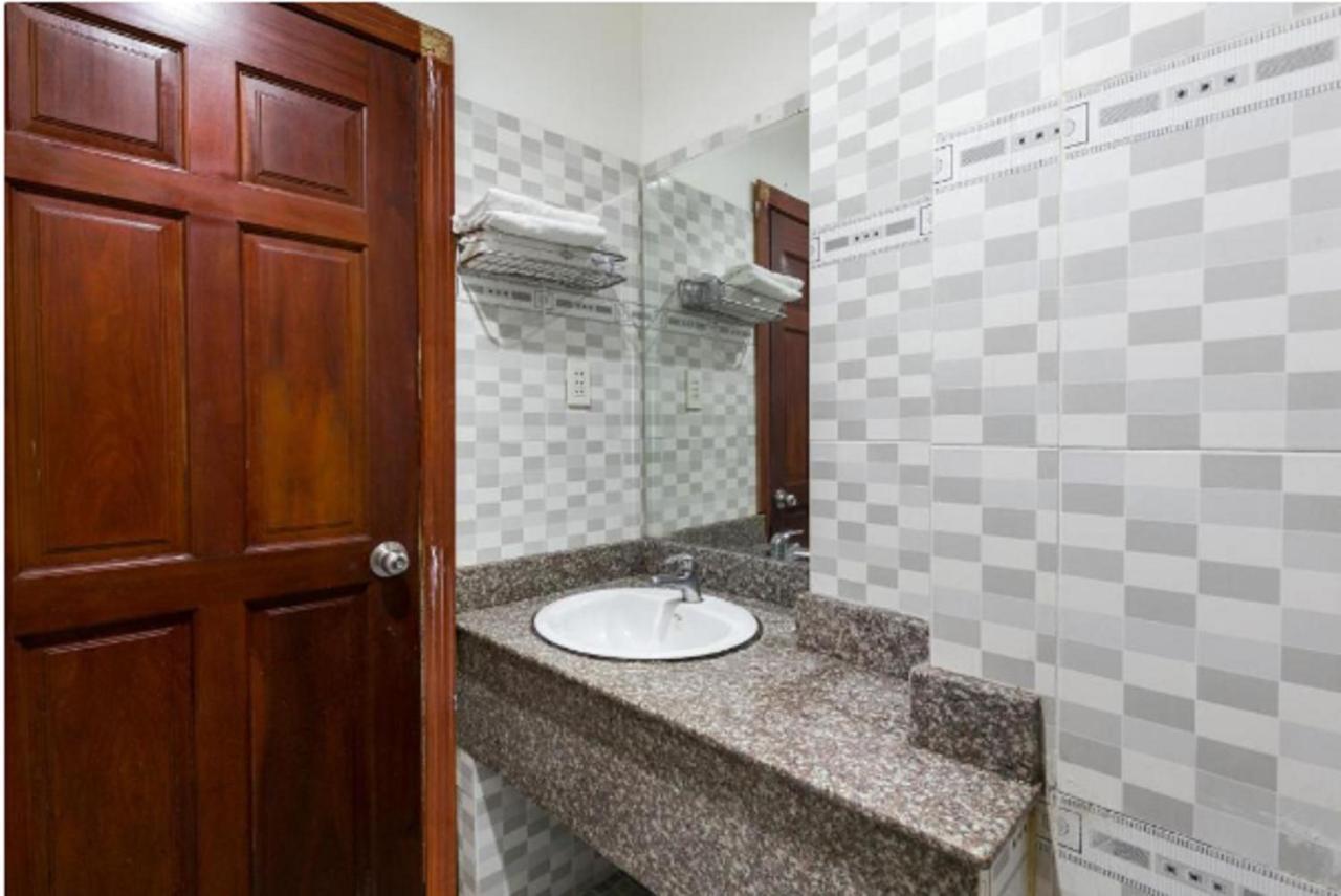 Oyo 1117 Ngoc Lan Motel هوي المظهر الخارجي الصورة